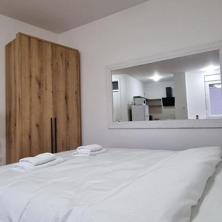 Grove II Apartment = Strict City Centre Novi Sad Exterior foto